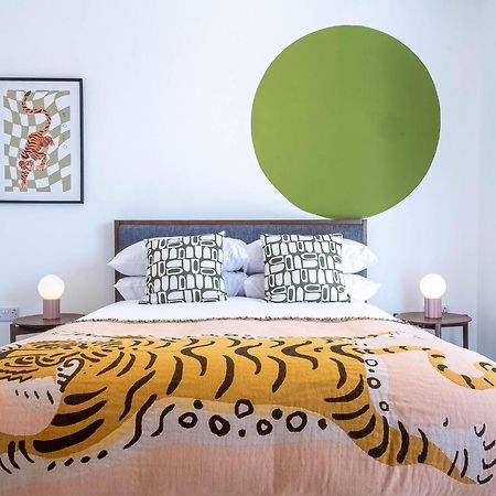 Modern Apartments With Balcony In Merton Near Wimbledon By Sojo Stay Мичъм Екстериор снимка