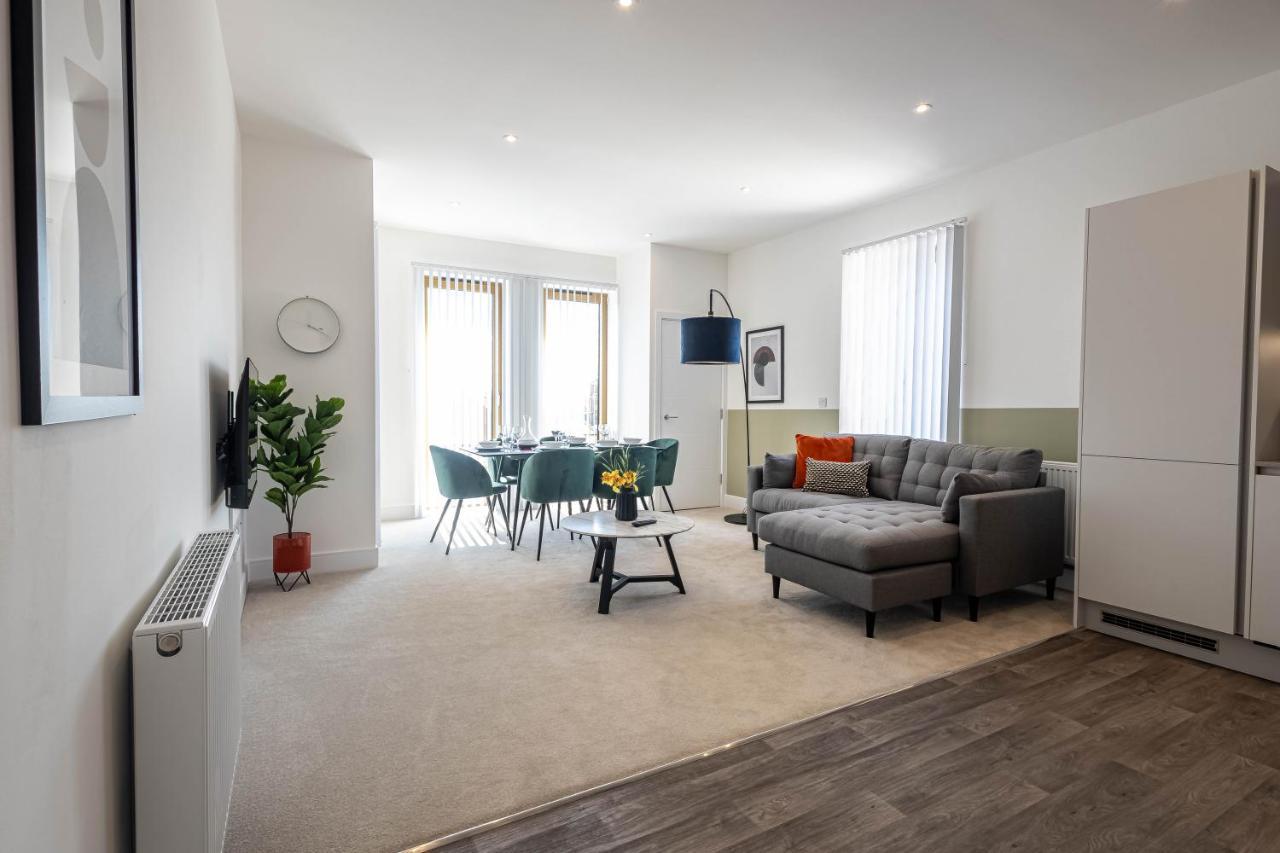 Modern Apartments With Balcony In Merton Near Wimbledon By Sojo Stay Мичъм Екстериор снимка