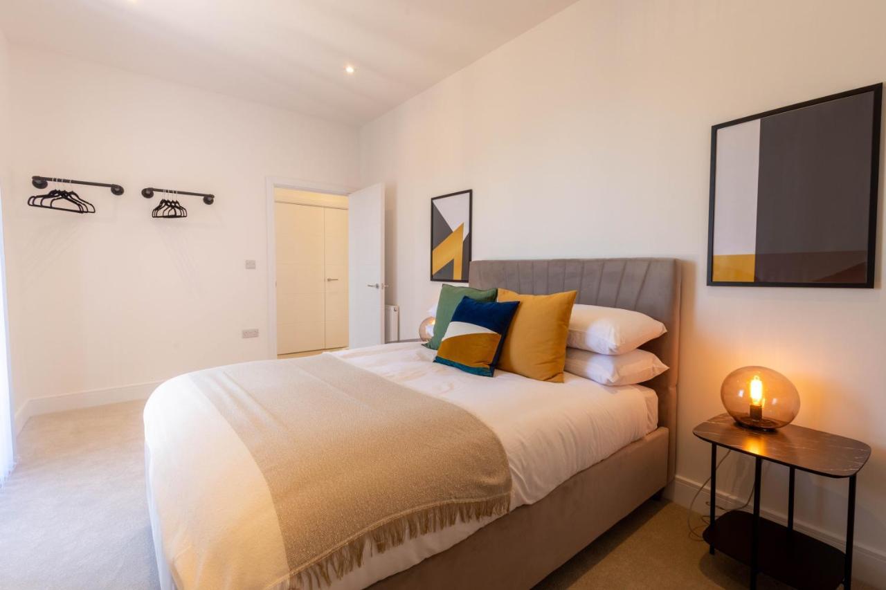 Modern Apartments With Balcony In Merton Near Wimbledon By Sojo Stay Мичъм Екстериор снимка