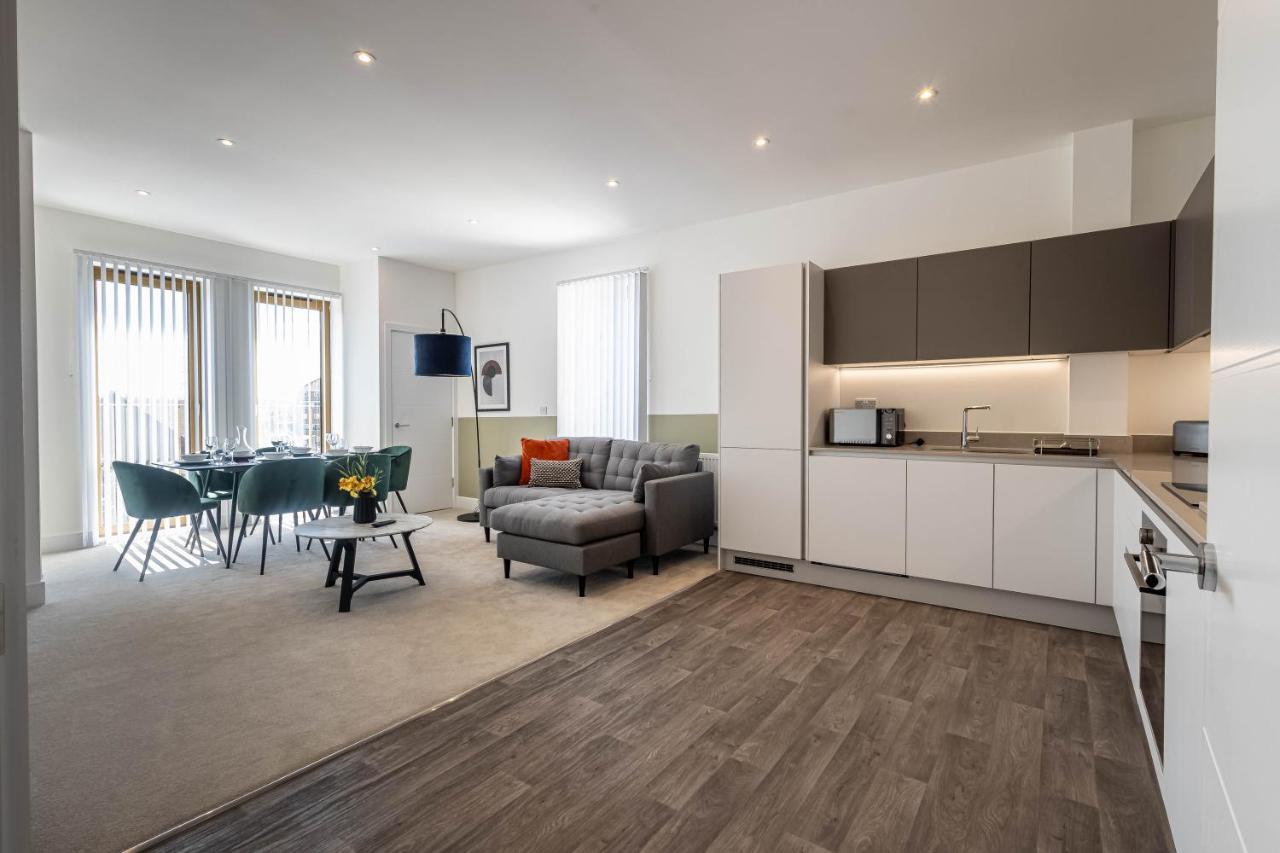 Modern Apartments With Balcony In Merton Near Wimbledon By Sojo Stay Мичъм Екстериор снимка