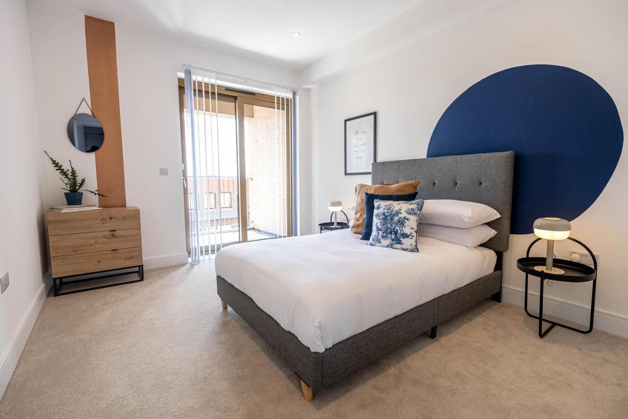 Modern Apartments With Balcony In Merton Near Wimbledon By Sojo Stay Мичъм Екстериор снимка