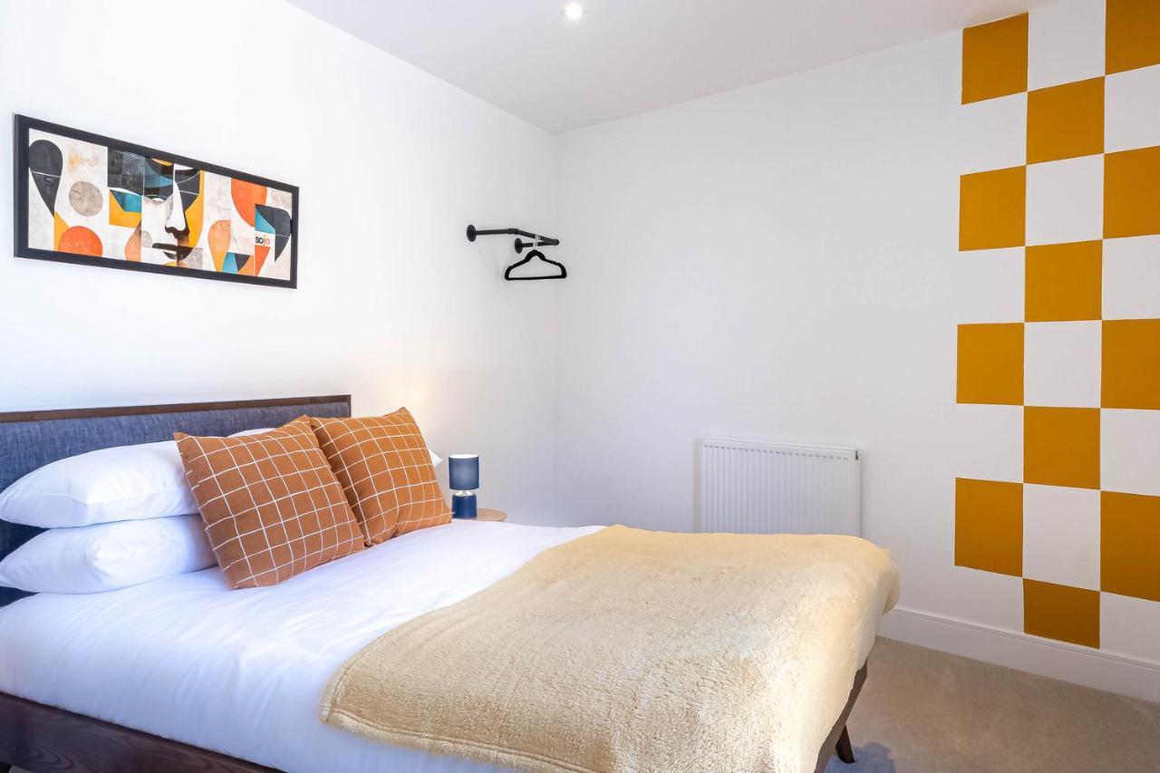 Modern Apartments With Balcony In Merton Near Wimbledon By Sojo Stay Мичъм Екстериор снимка