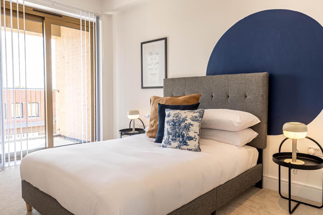 Modern Apartments With Balcony In Merton Near Wimbledon By Sojo Stay Мичъм Екстериор снимка