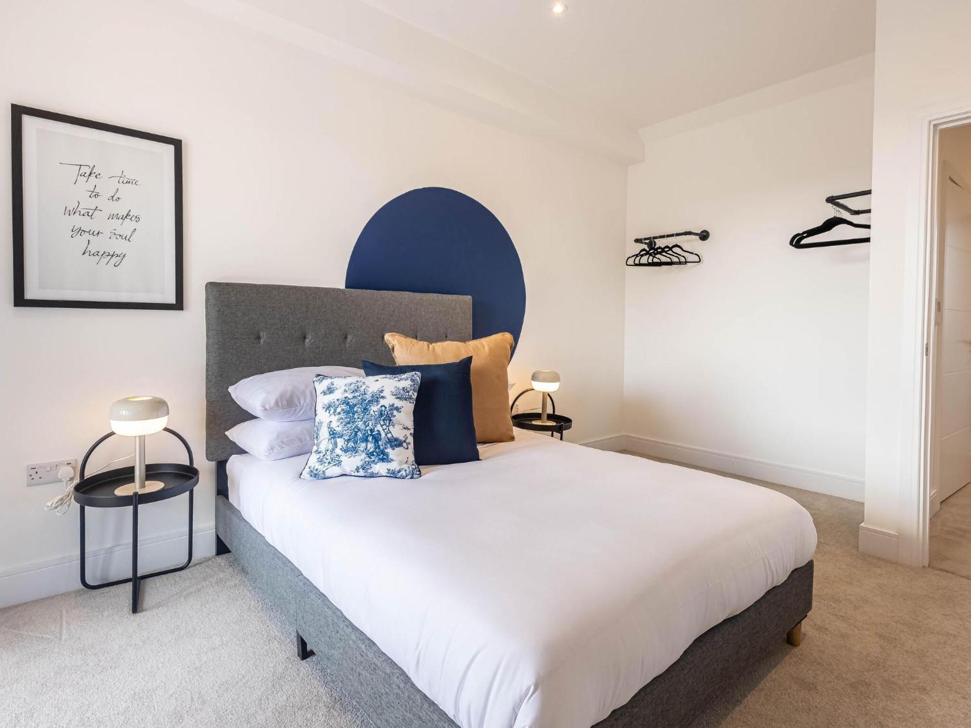 Modern Apartments With Balcony In Merton Near Wimbledon By Sojo Stay Мичъм Екстериор снимка