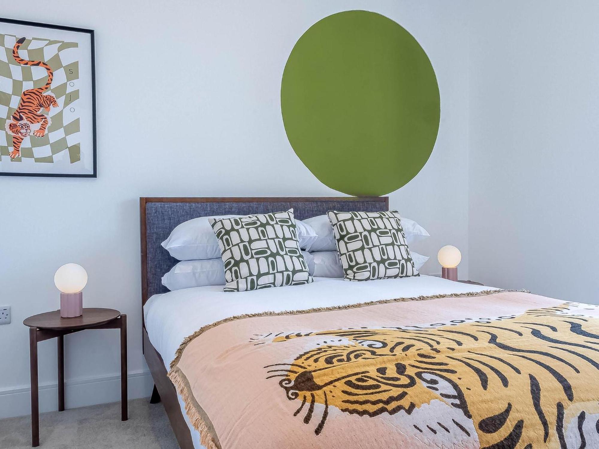 Modern Apartments With Balcony In Merton Near Wimbledon By Sojo Stay Мичъм Екстериор снимка