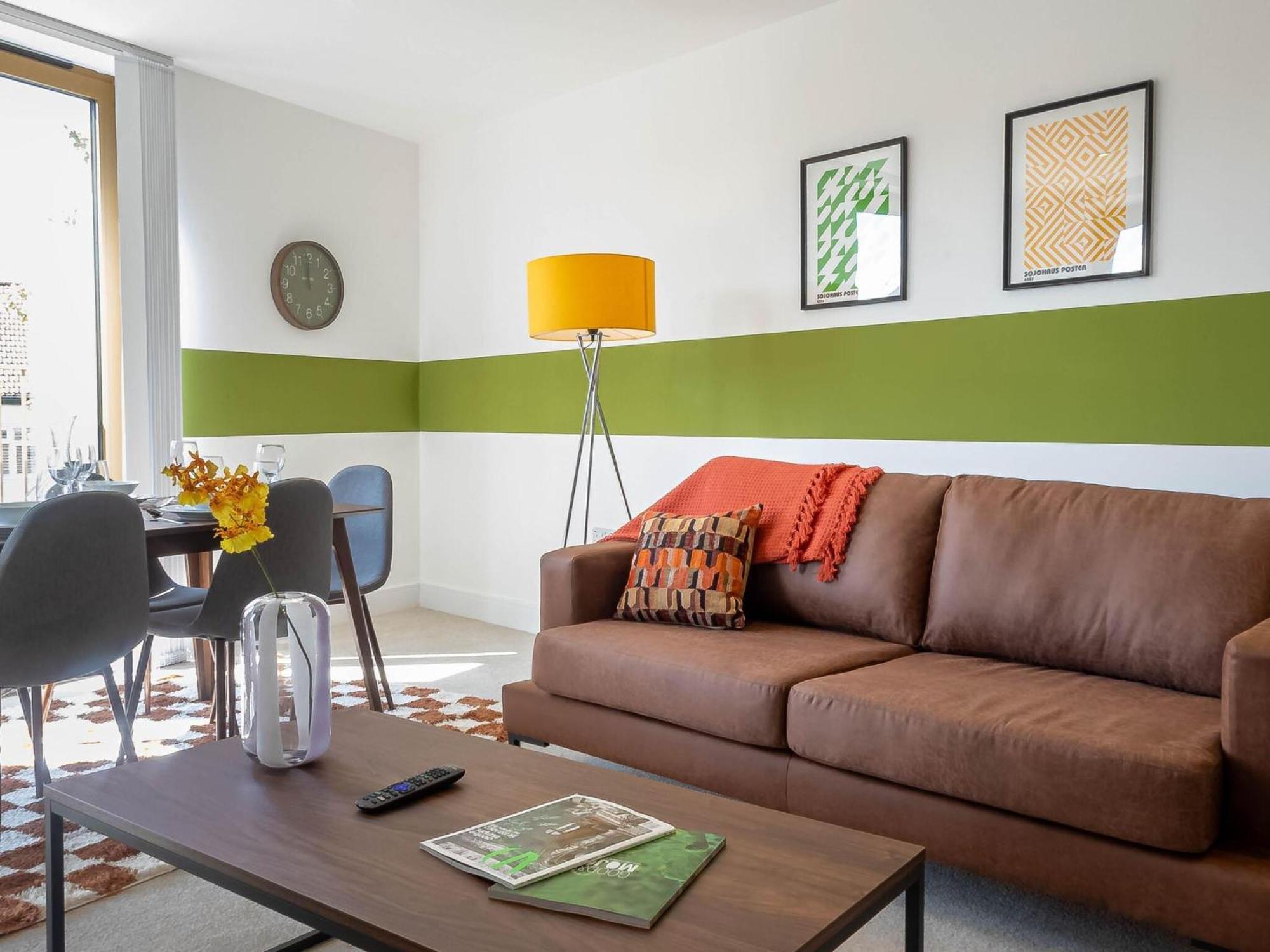 Modern Apartments With Balcony In Merton Near Wimbledon By Sojo Stay Мичъм Екстериор снимка